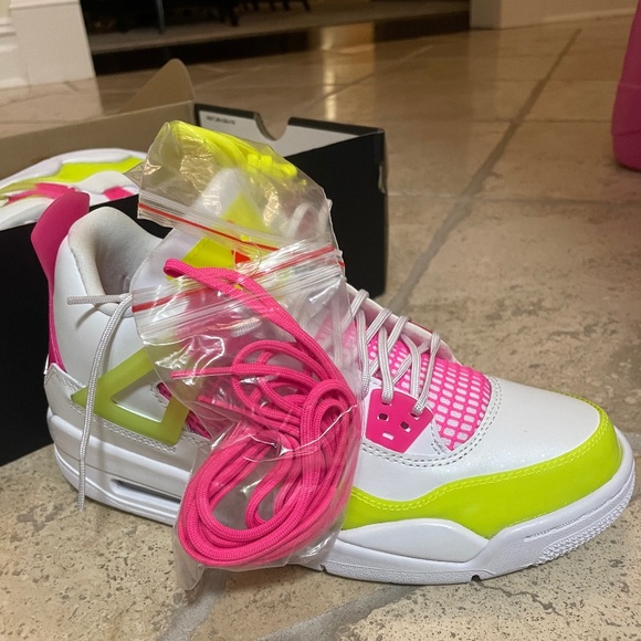 Brand New Authentic in Box Air Jordan 4 Retro SE (GS)